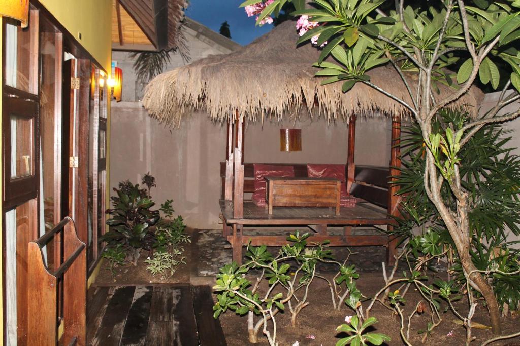 Gili Exotic Villa Gili Trawangan Exterior photo